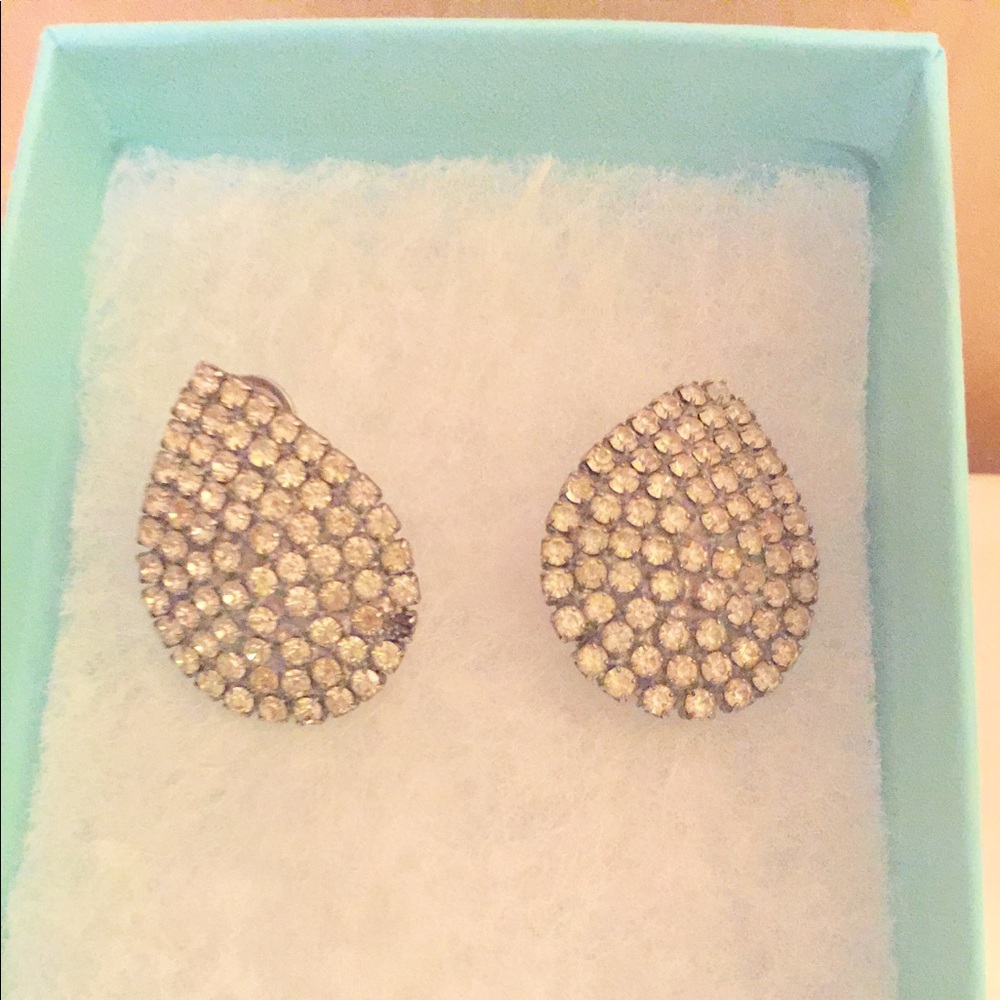 Collection of vintage rhinestone jewelry